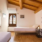 Lucia Coi-quiet And View Villa